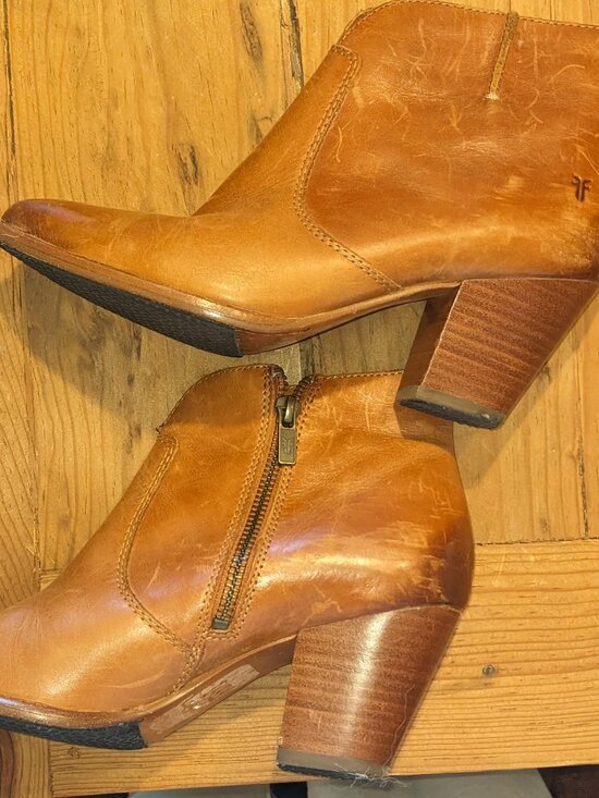 Frye Shoes - Frye Cognac Brown Leather Ankle Booties